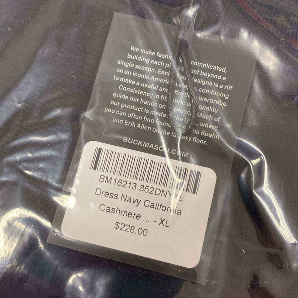NWT Buck Mason California Cashmere V-neck sweater in navy - Picture 3 of 5